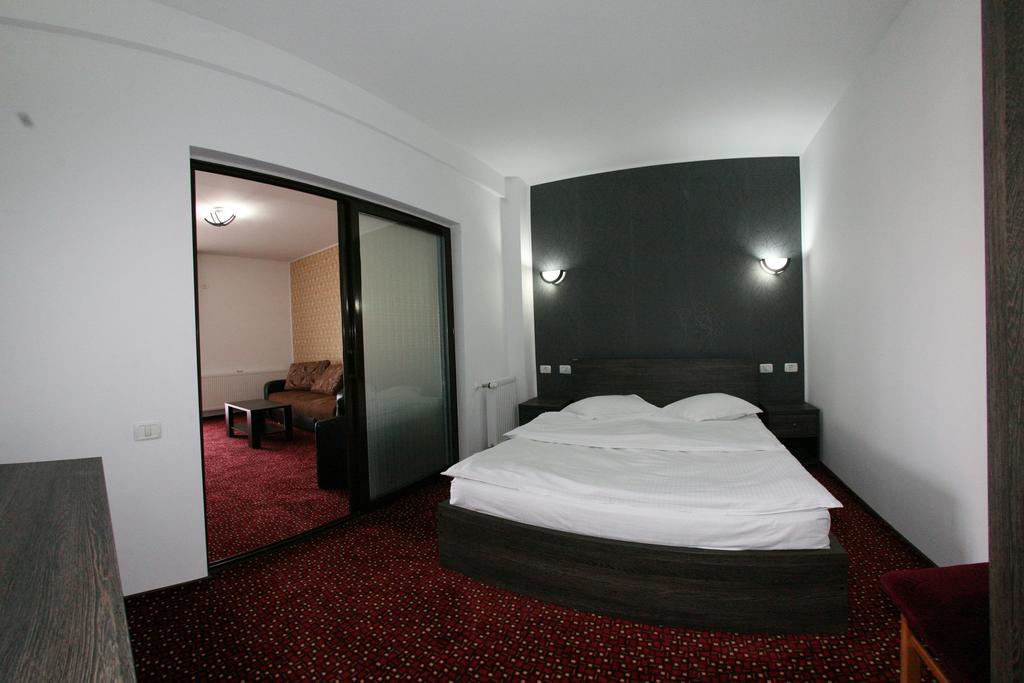 Hotel Rebis Braila Exterior photo