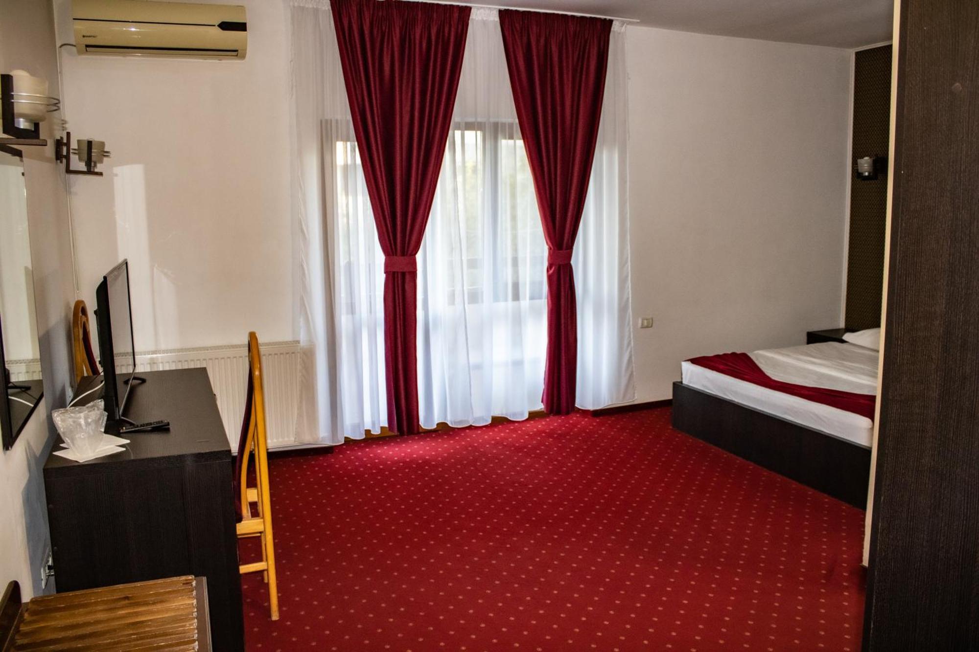 Hotel Rebis Braila Exterior photo